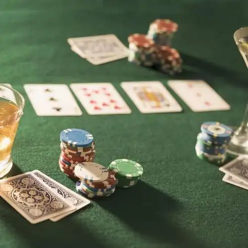 Live Baccarat ကစားနေသော ကစားသမားများနှင့် Real Dealer